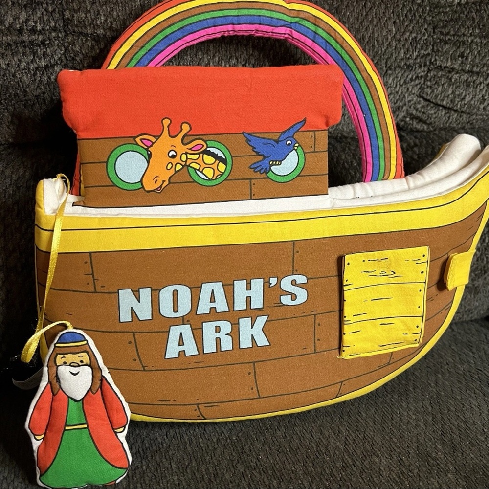 Vintage 2003 Noah’s Ark Baby’s First Book Scholastic At Home Cloth Book